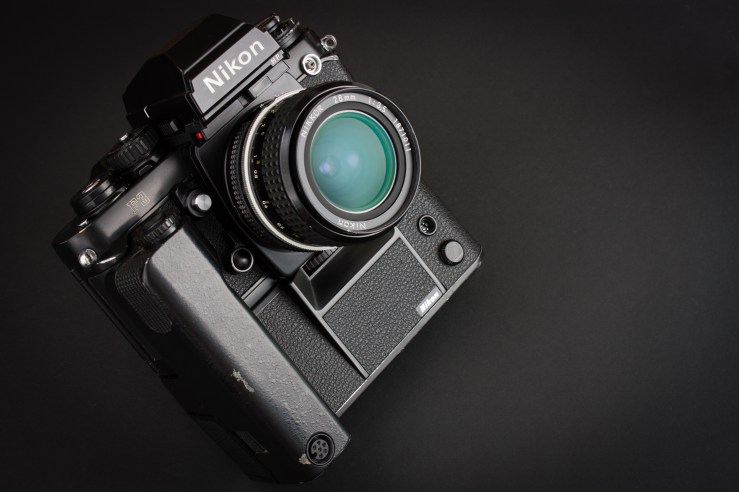 Nikon F3 with MD-4 motor drive, Nikkor 28mm f/3,5 and HP prism.