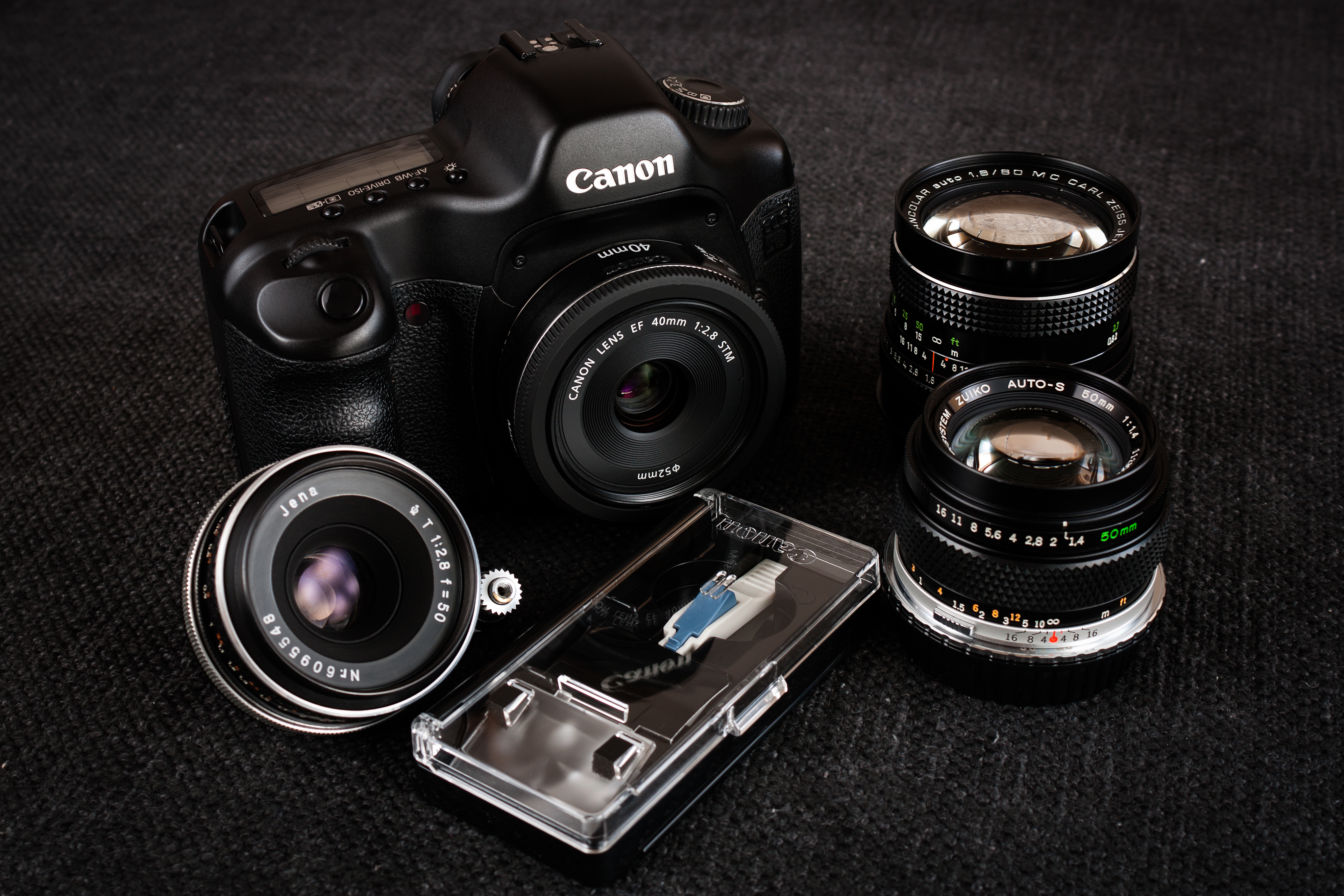 Canon EOES 5D, Canon 40mm f/2.8, Carl Zeiss Jena Pancolar 80mm f/1.8 (M42), Olympus Zuiko 50mm f/1.4 (Olympus OM), Carl Zeiss Jena Tessar 50mm f/2.8 (Exa)